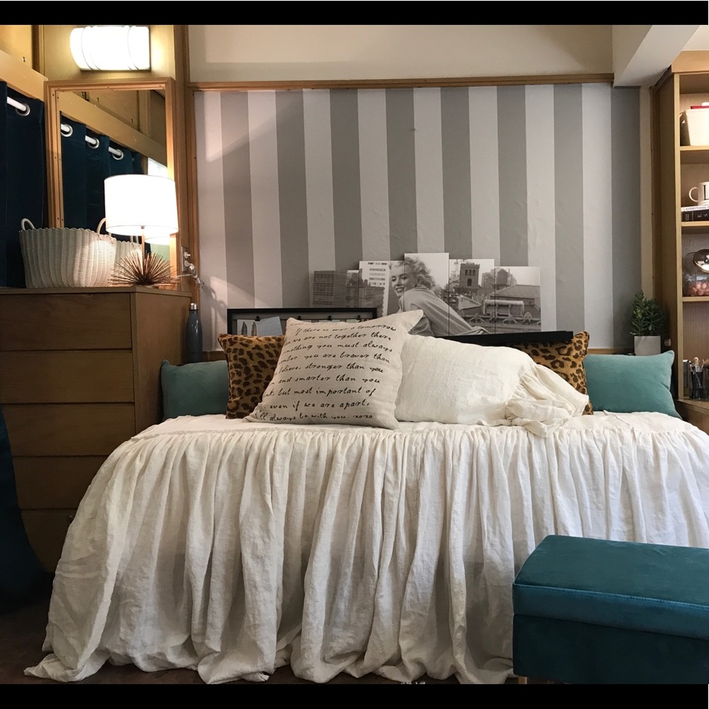 Dorm bedding for girl
